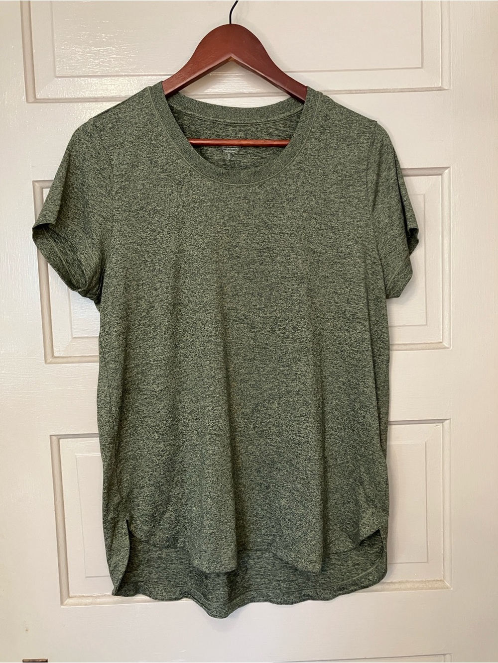Athleta Crew Neck Quick Dry Short Sleeve Top Gray/Green size Large